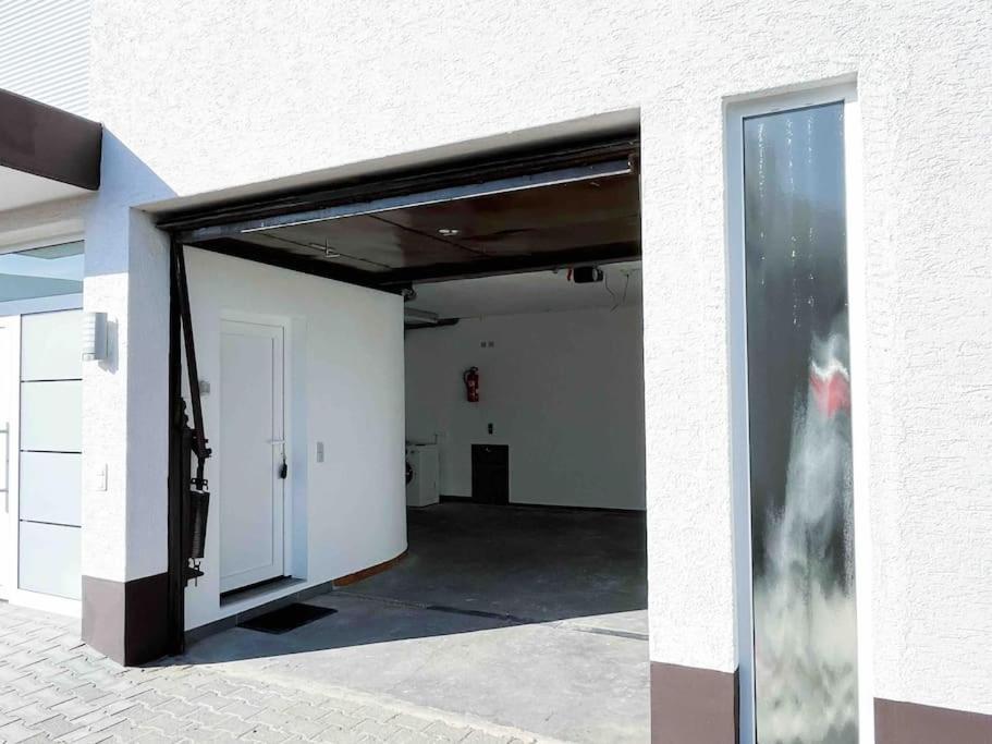 Apartment 100 Qm Im Weindorf - Balkon/Garage Aspisheim Exterior photo