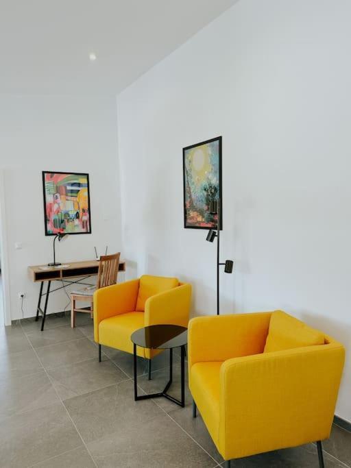 Apartment 100 Qm Im Weindorf - Balkon/Garage Aspisheim Exterior photo